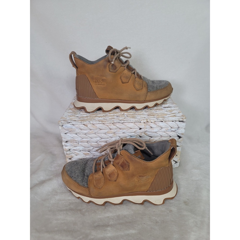 Sorel Kinetic Caribou Short Lace Waterproof Leather Boots Camel Tan 7.5 Gorpcore